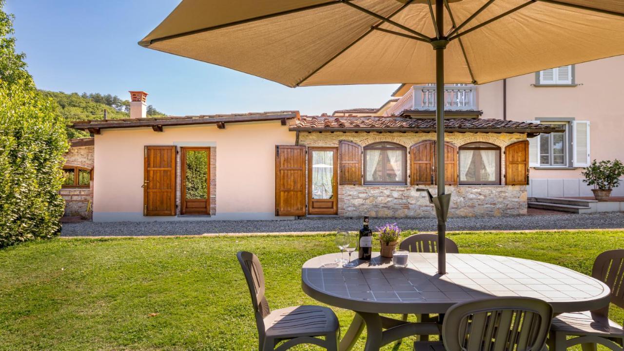 Il Cottage Di Patrizia Lucca Exterior foto